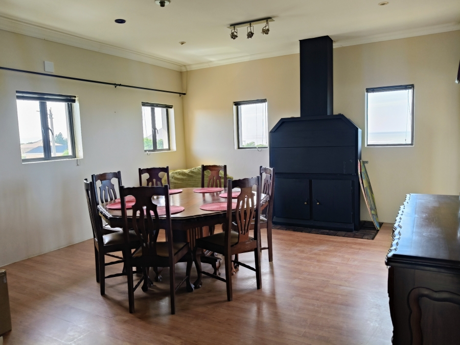 6 Bedroom Property for Sale in Paradise Beach Eastern Cape